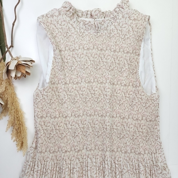 Wishlist Aparrel Cream Light Pleated Dress Sz L - Picture 13 of 15